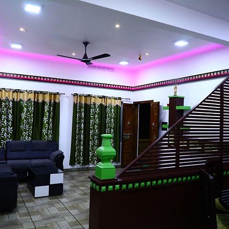 Sri Lakshmi Gardens Thekkady Bagian luar foto