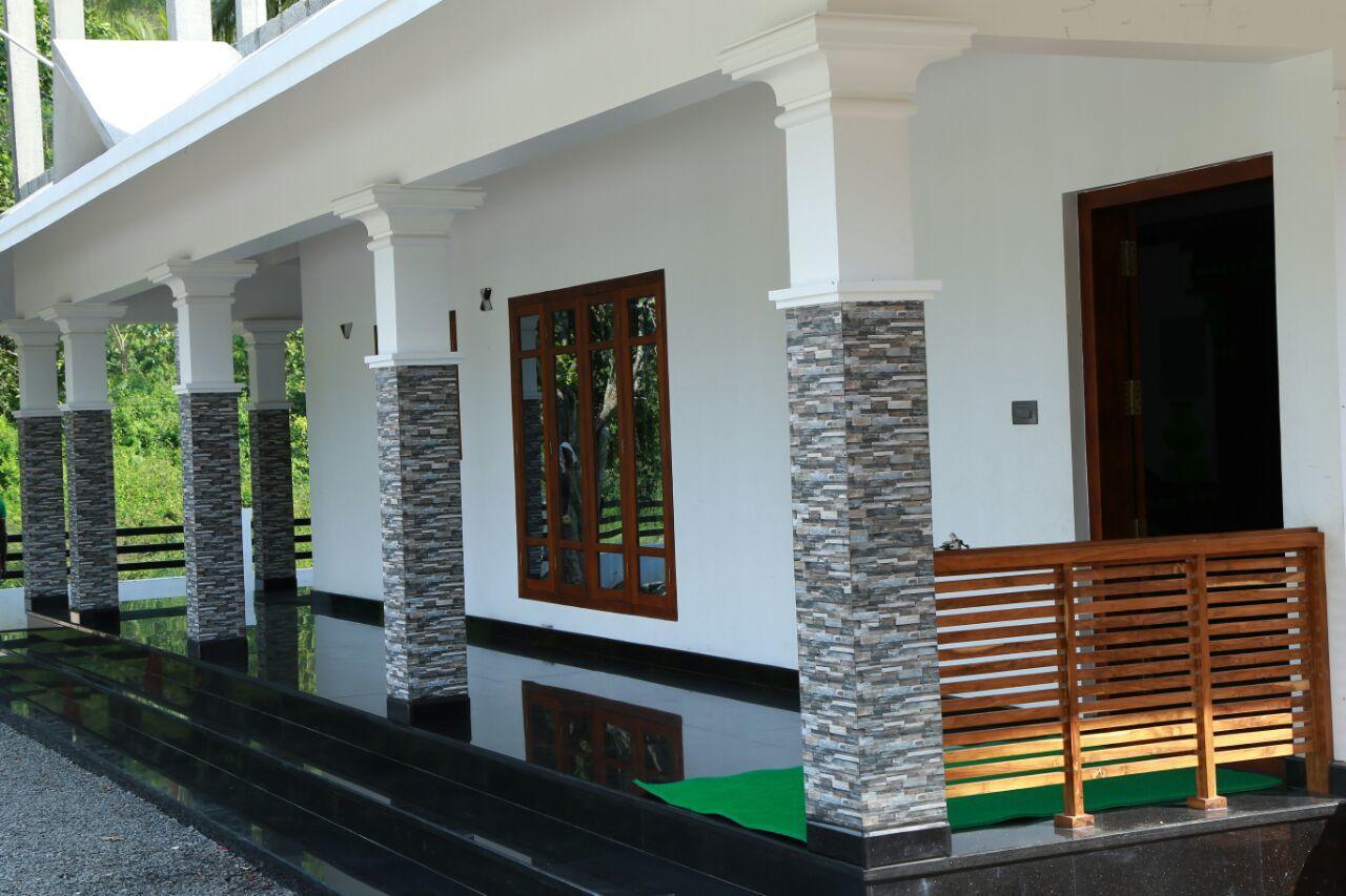 Sri Lakshmi Gardens Thekkady Bagian luar foto